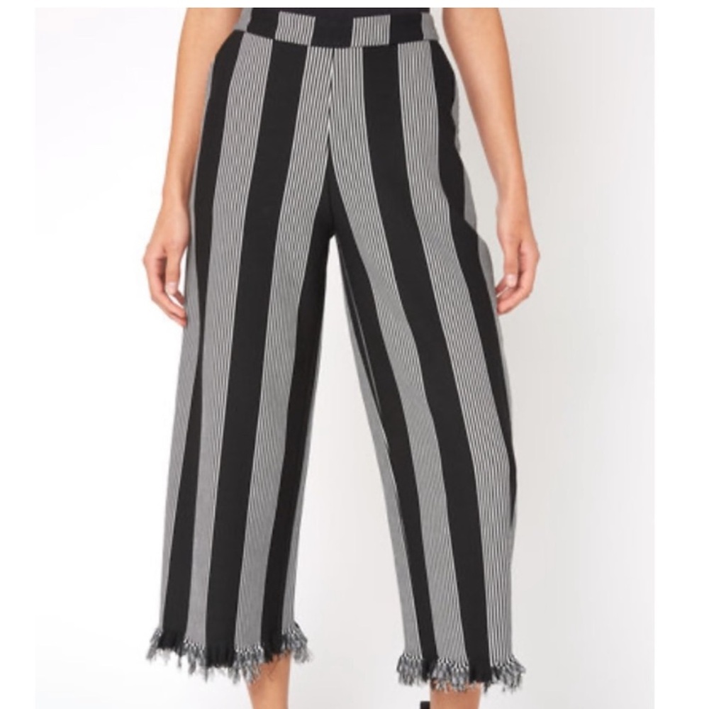 Abbeline Navy and white stripped Crop pants.